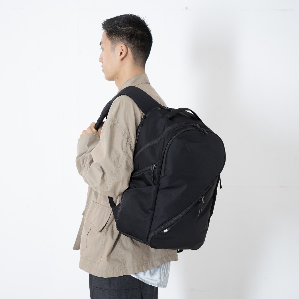 ist イスト ist.-DP Zファスナーデイパック ブラック