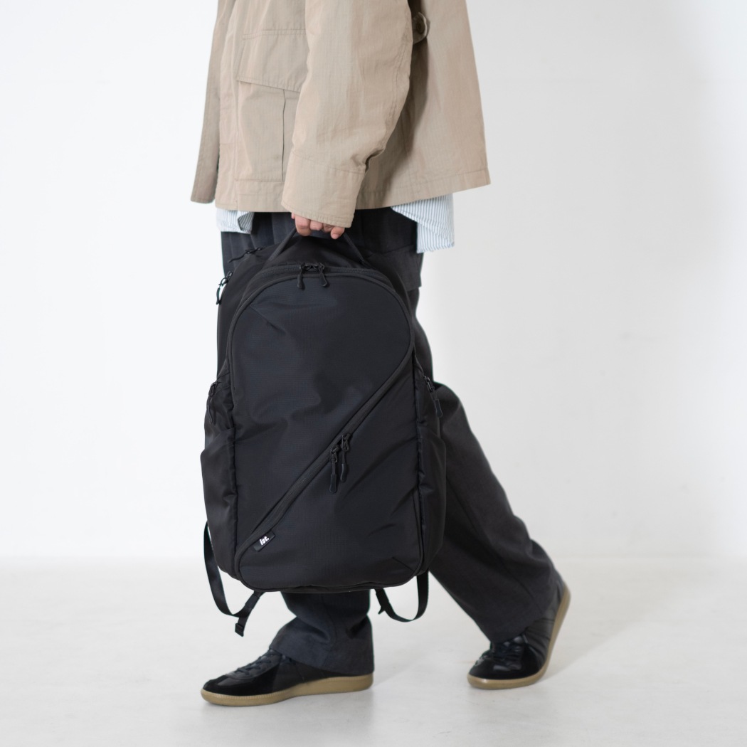 ist イスト ist.-DP Zファスナーデイパック ブラック