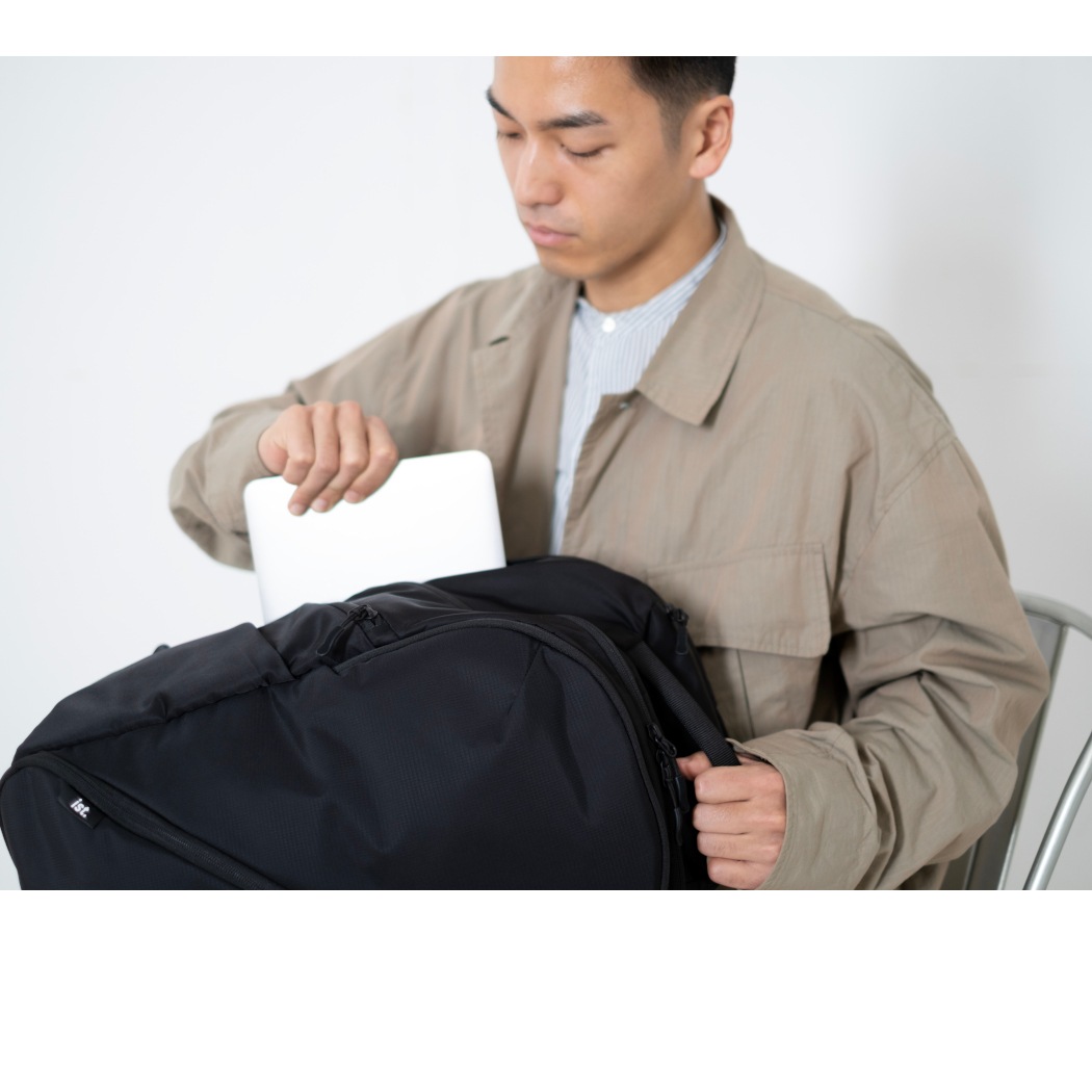 ist イスト ist.-DP Zファスナーデイパック ブラック
