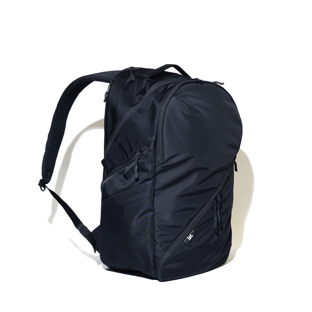 ist イスト ist.-DP Zファスナーデイパック ブラック