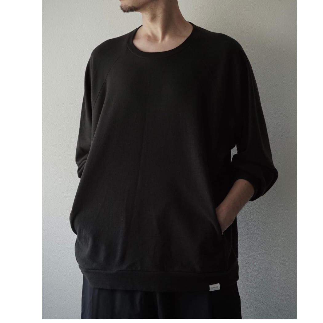 capertica カペルチカ スーパー140s ウォッシャブルウール ポケット付き スウェット トレーナー EBONY