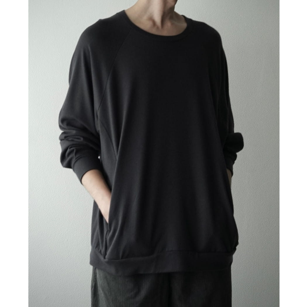 capertica カペルチカ スーパー140s ウォッシャブルウール ポケット付き スウェット トレーナー EBONY