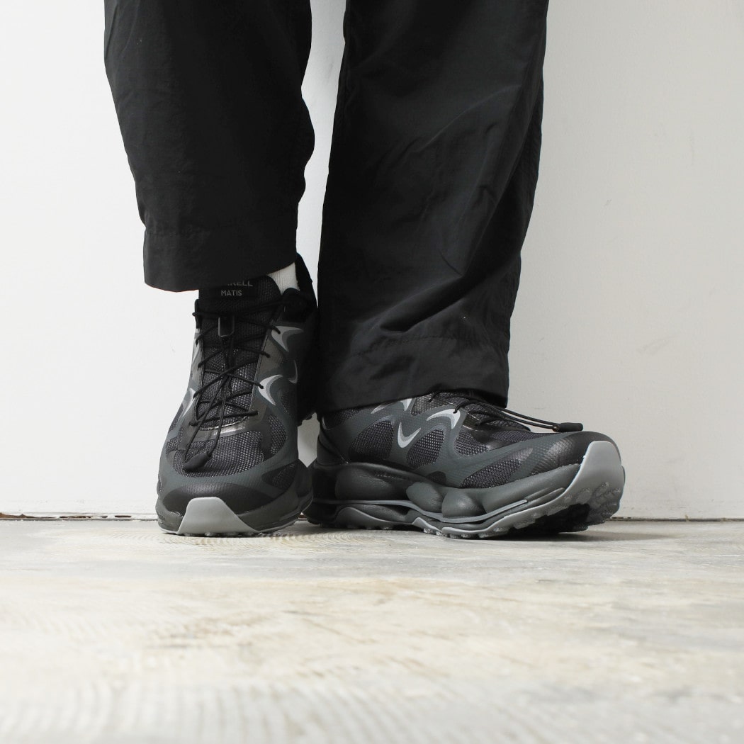 【即完】28㎝MERRELL côte&ciel ブラック スニーカー 造形美が目を引くcote&ciel × MERRELL 1TRLの注目コラボシューズ