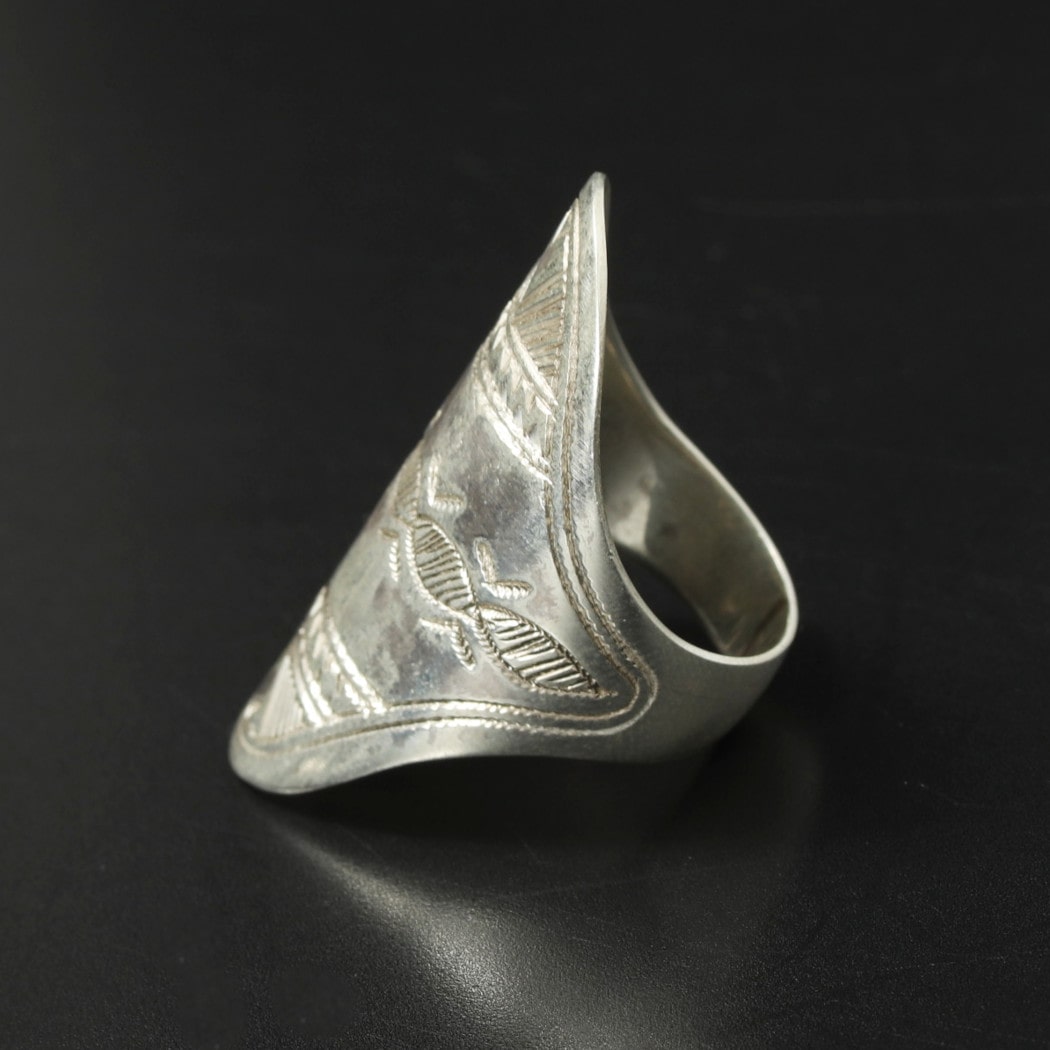 TOUAREG SILVER JEWELRY トゥアレグ シルバーリング 盾 楕円 TOUAREG SILVER JEWELRY トゥアレグ シルバー ジュエリー POURE