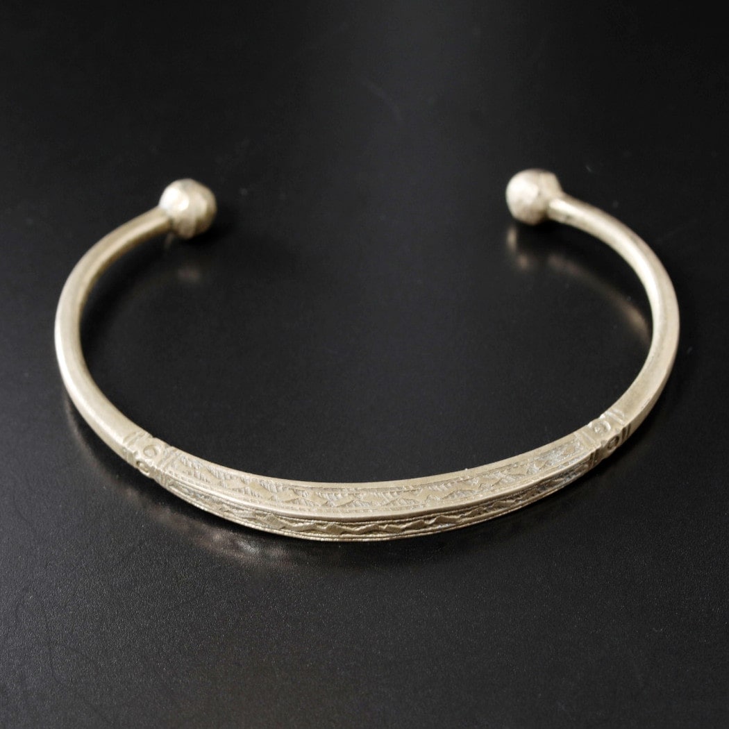 TOUAREG トゥアレグ メタルアクセサリー バングル ニッケルブレス 17 シルバー F