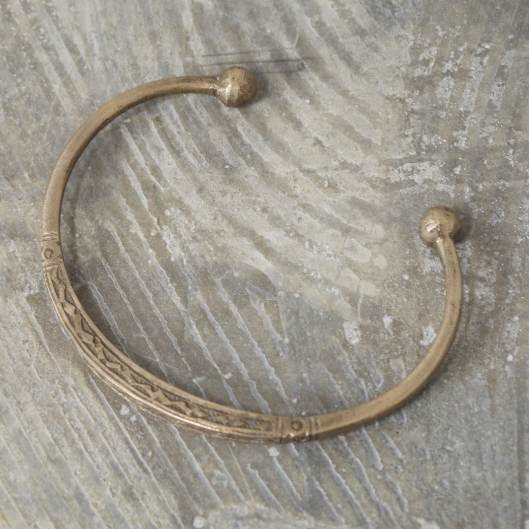 TOUAREG トゥアレグ メタルアクセサリー バングル ニッケルブレス 17 シルバー F