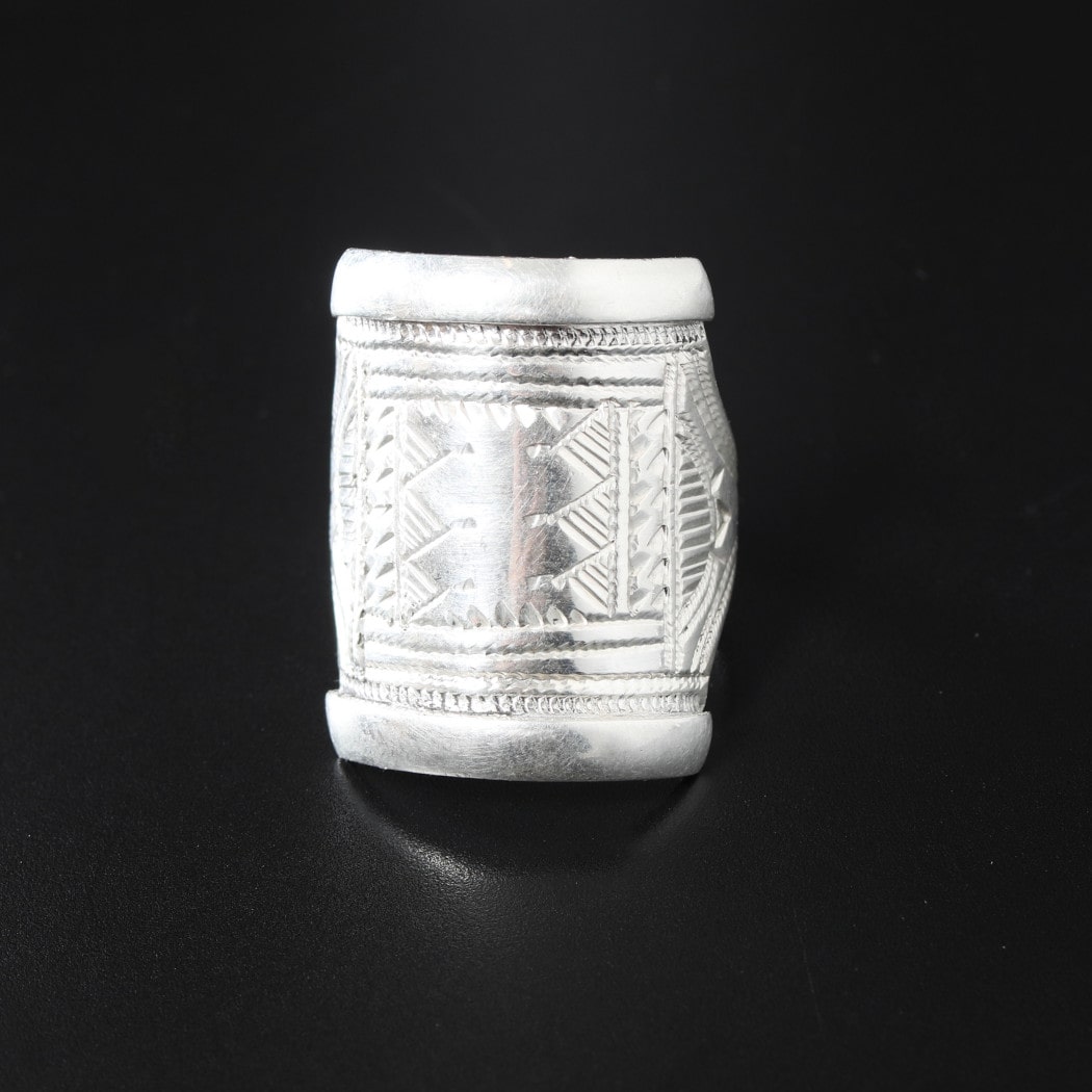 TOUAREG SILVER JEWELRY トゥアレグ シルバー ジュエリー シルバーリング 盾 シルバー 2.6cm×2.2cm