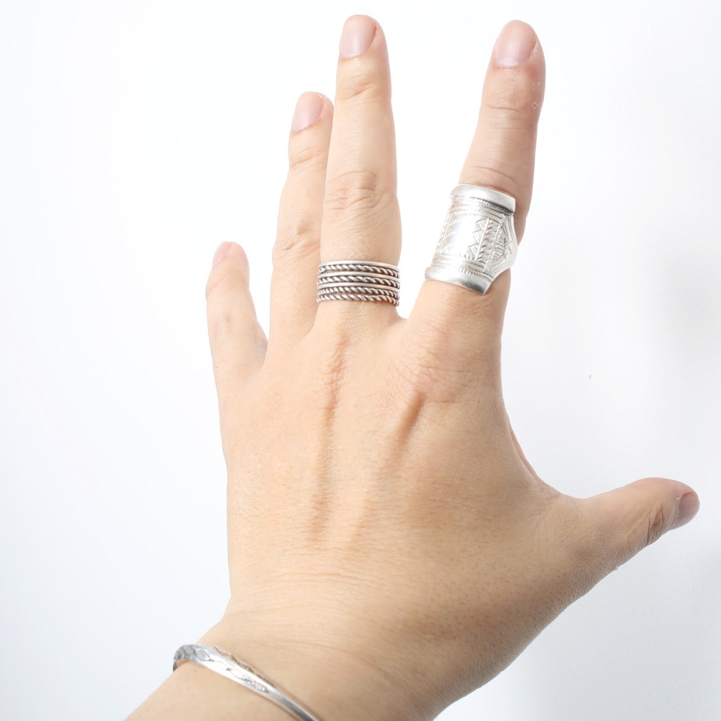 TOUAREG SILVER JEWELRY トゥアレグ シルバー ジュエリー シルバーリング 盾 シルバー 2.6cm×2.2cm