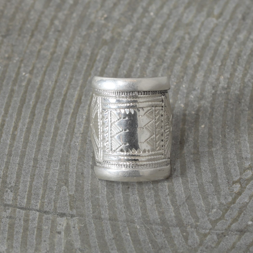 TOUAREG SILVER JEWELRY トゥアレグ シルバー ジュエリー シルバーリング 盾 シルバー 2.6cm×2.2cm