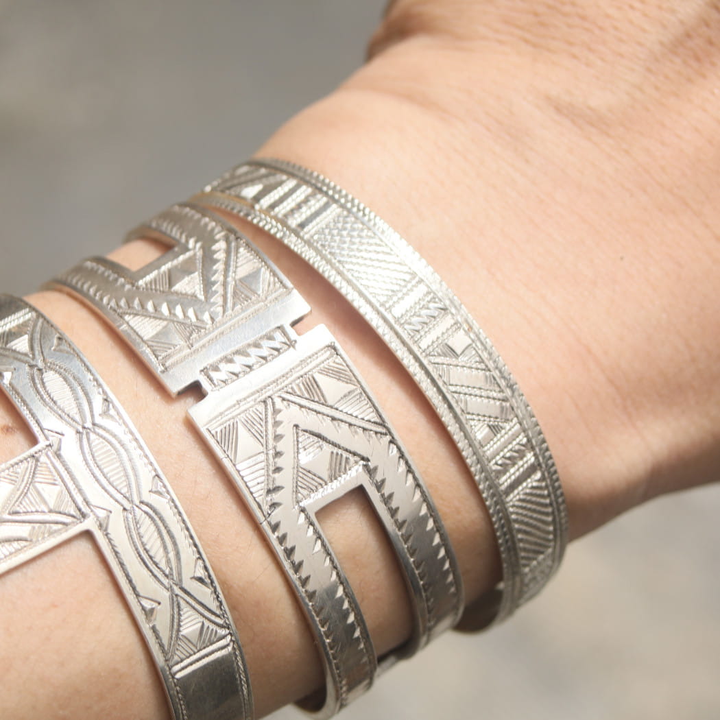 TOUAREG SILVER JEWELRY トゥアレグ シルバー ジュエリー シルバーバングル 1.2cm幅 シルバー
