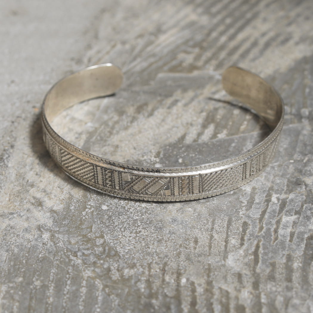 TOUAREG SILVER JEWELRY トゥアレグ シルバー ジュエリー シルバーバングル 1.2cm幅 シルバー