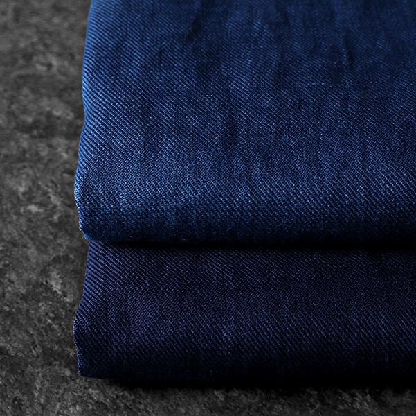 【反物販売】児島染 洗いをかけた ベルギーリネンツイル インディゴダイド 40番手【綾織 麻 生地 無地 藍染】