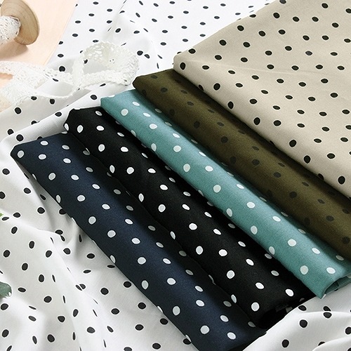 反物販売】綿レーヨン ランダムドット 【コットン 生地 水玉】 - 生地 