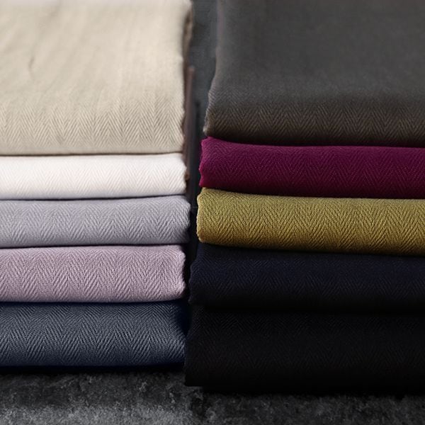 【在庫限り】洗いをかけた 綿麻ライトヘリンボン 【コットン リネン 生地 無地】