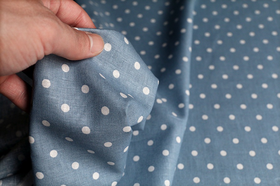 【反物販売】綿麻ライトキャンバス水玉 【コットン リネン 生地 水玉 ドット】