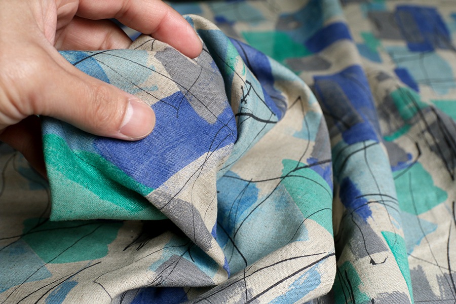 【反物販売】洗いをかけた 綿麻プリント「ジェオリィ」【コットン リネン 生地 幾何学 ジオメトリック】