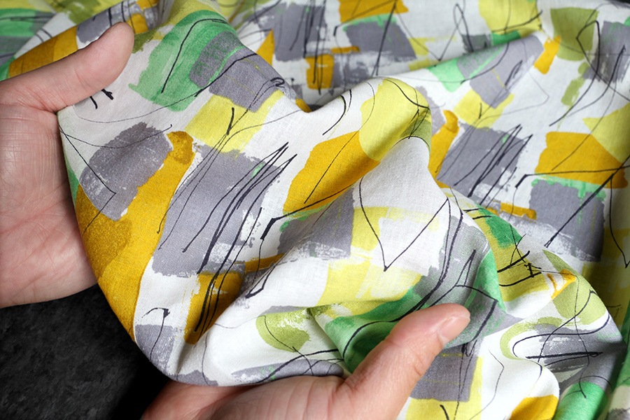 【反物販売】洗いをかけた 綿麻プリント「ジェオリィ」【コットン リネン 生地 幾何学 ジオメトリック】