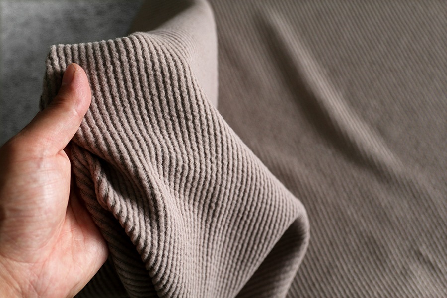 【生地サンプル】6W ニットコーデュロイ【コットン(綿) ポリエステル 生地 無地】