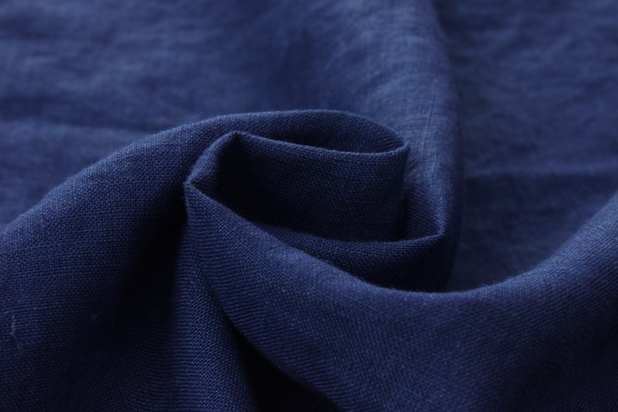 【反物販売】岡山県児島染 洗いをかけた 40/1番手 ベルギーリネン インディゴダイド 【麻 生地 無地 藍染】