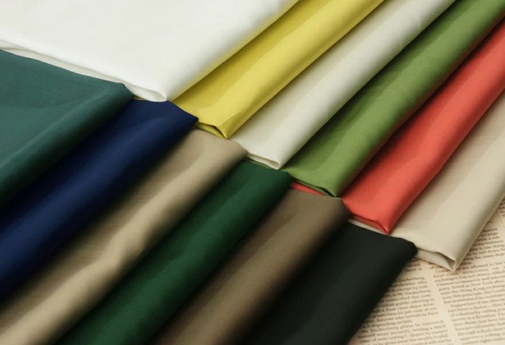 80/1番手 綿 ブリリアントサテン 【コットン 生地 無地】