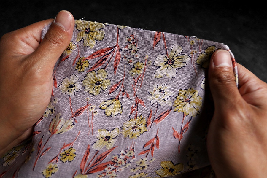 洗いをかけた リネンプリント ランス 60番手  【麻 生地 花柄 フワラー】