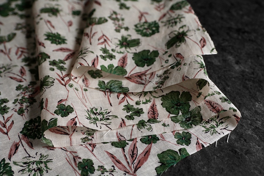 洗いをかけた リネンプリント ランス 60番手  【麻 生地 花柄 フワラー】