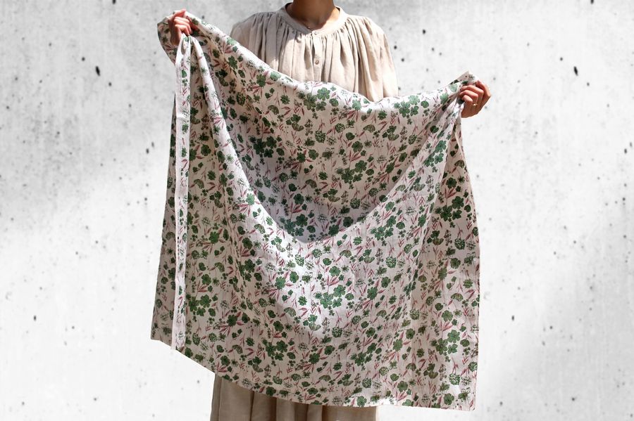 洗いをかけた リネンプリント ランス 60番手  【麻 生地 花柄 フワラー】