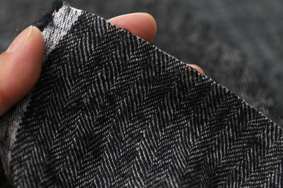 洗いをかけた シェットランドウールリネンヘリンボン nw加工 【麻 毛 生地 無地】