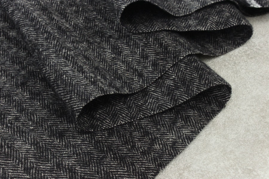 洗いをかけた シェットランドウールリネンヘリンボン nw加工 【麻 毛 生地 無地】