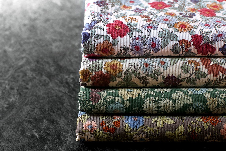 シャツコーデュロイ 抜染花柄プリント 【コットン(綿) 生地 フラワー シャツコール】