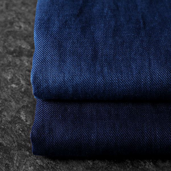 【生地サンプル】児島染 洗いをかけた ベルギーリネンツイル インディゴダイド 40番手【綾織 麻 生地 無地 藍染】