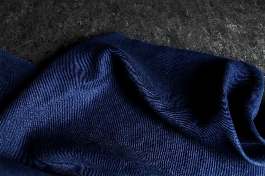 【生地サンプル】児島染 洗いをかけた ベルギーリネンツイル インディゴダイド 40番手【綾織 麻 生地 無地 藍染】