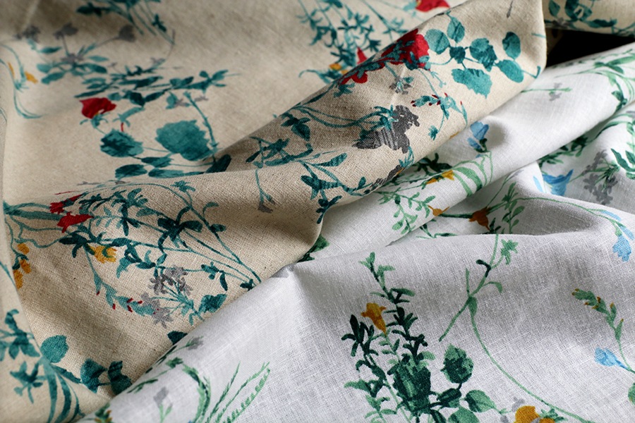 洗いをかけた 綿麻プリント 「ジョリー フルール」 【コットン リネン 生地 花柄 フラワー】