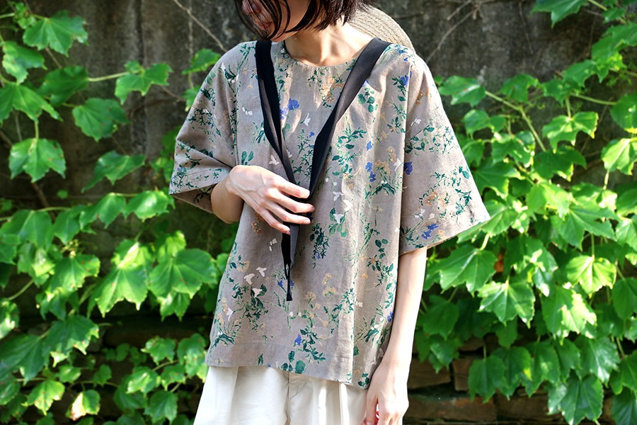 洗いをかけた 綿麻プリント 「ジョリー フルール」 【コットン リネン 生地 花柄 フラワー】