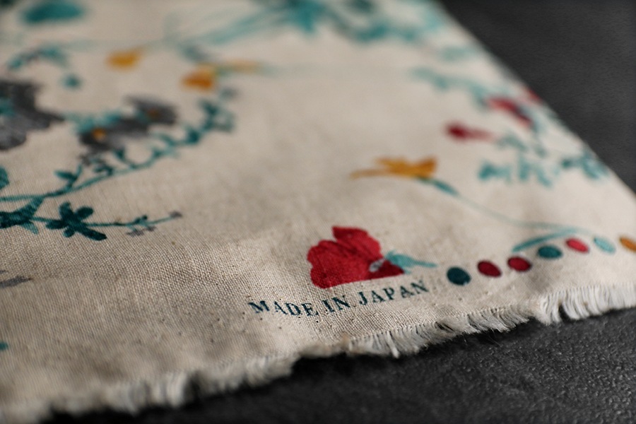 洗いをかけた 綿麻プリント 「ジョリー フルール」 【コットン リネン 生地 花柄 フラワー】