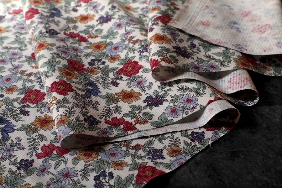【反物販売】シャツコーデュロイ 抜染花柄プリント 【コットン(綿) 生地 フラワー シャツコール】