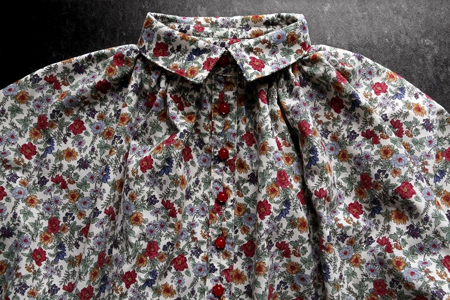 【反物販売】シャツコーデュロイ 抜染花柄プリント 【コットン(綿) 生地 フラワー シャツコール】