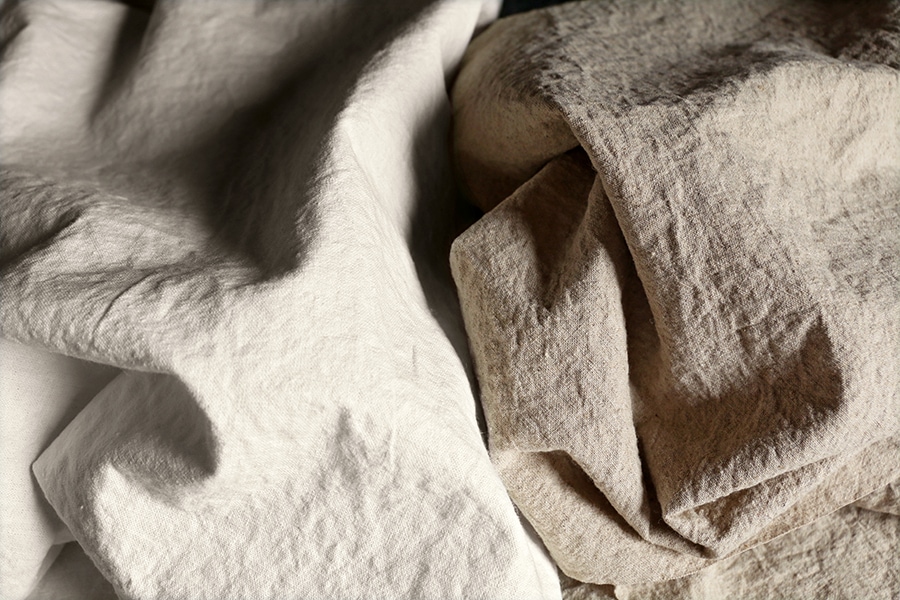 【在庫限り】ワイド幅 洗いをかけた 高密度 綿麻ヘビーウェザー 直接染め 【コットン リネン 綿麻 生地 無地】