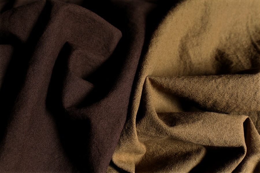 【在庫限り】ワイド幅 洗いをかけた 高密度 綿麻ヘビーウェザー 直接染め 【コットン リネン 綿麻 生地 無地】