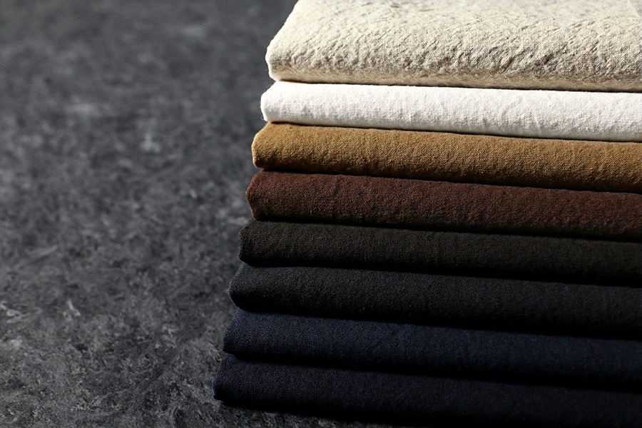 【在庫限り】ワイド幅 洗いをかけた 高密度 綿麻ヘビーウェザー 直接染め 【コットン リネン 綿麻 生地 無地】