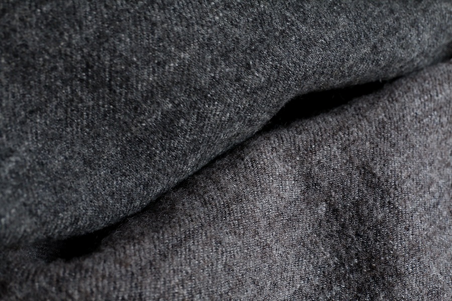 【生地サンプル】洗いをかけた シェットランドウールリネン ツイル 異番手【麻 毛 生地 無地 綾織】