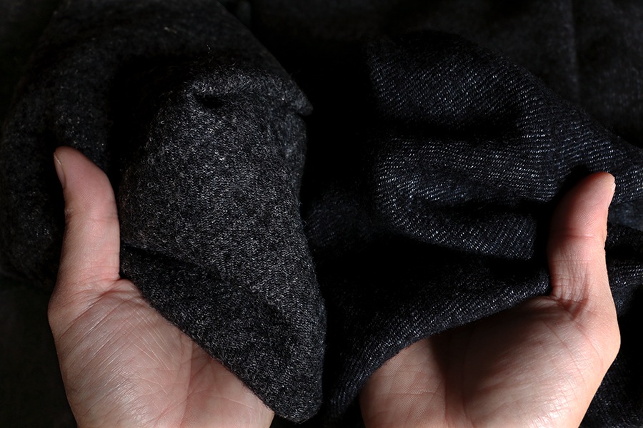 【生地サンプル】洗いをかけた シェットランドウールリネン ツイル 異番手【麻 毛 生地 無地 綾織】