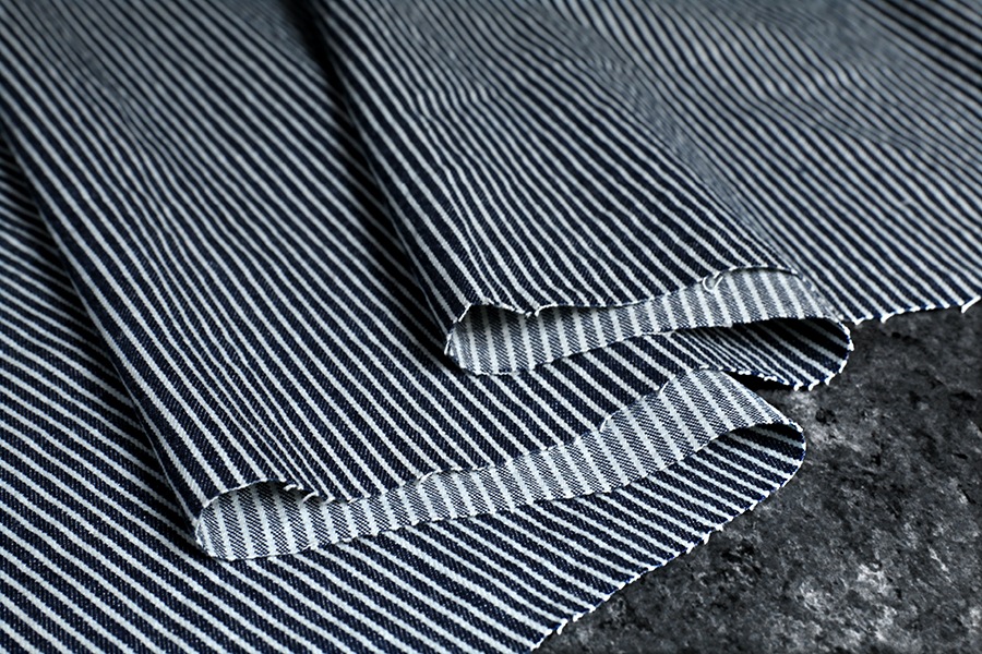 【生地サンプル】児島 洗いをかけた 10オンス ヒッコリーデニム バイオウォッシュ加工 【コットン(綿) 生地 ストライプ】