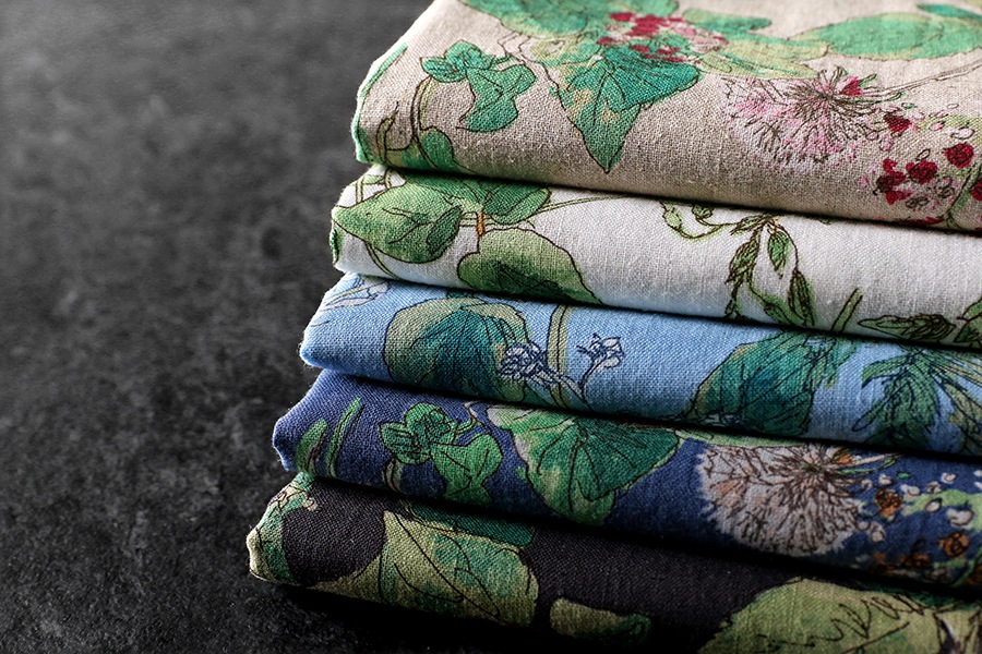 【反物販売】洗いをかけた 綿麻プリント 「ベル フルール」 【コットン リネン 生地 花柄 フラワー】