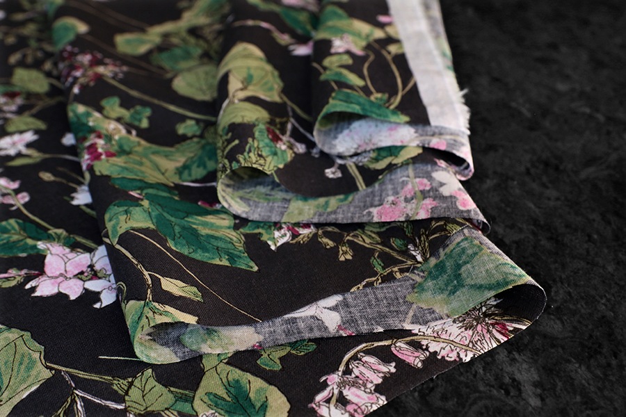 【反物販売】洗いをかけた 綿麻プリント 「ベル フルール」 【コットン リネン 生地 花柄 フラワー】