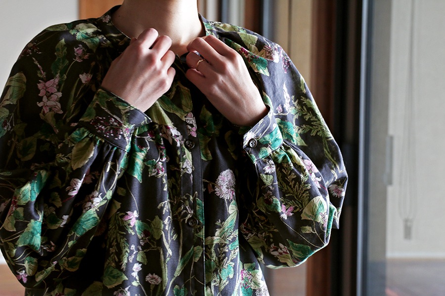 【反物販売】洗いをかけた 綿麻プリント 「ベル フルール」 【コットン リネン 生地 花柄 フラワー】