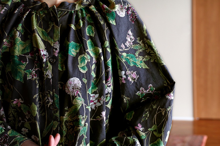 【反物販売】洗いをかけた 綿麻プリント 「ベル フルール」 【コットン リネン 生地 花柄 フラワー】