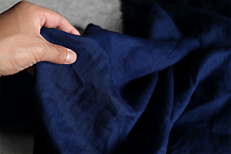 洗いをかけた ベルギーリネン インディゴダイド 60番手 児島染 【麻 生地 無地 藍染】