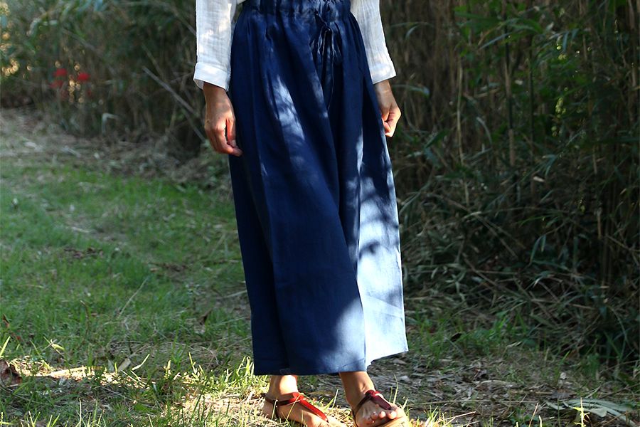 【反物販売】洗いをかけた ベルギーリネン インディゴダイド 60番手 児島染 【麻 生地 無地 藍染】