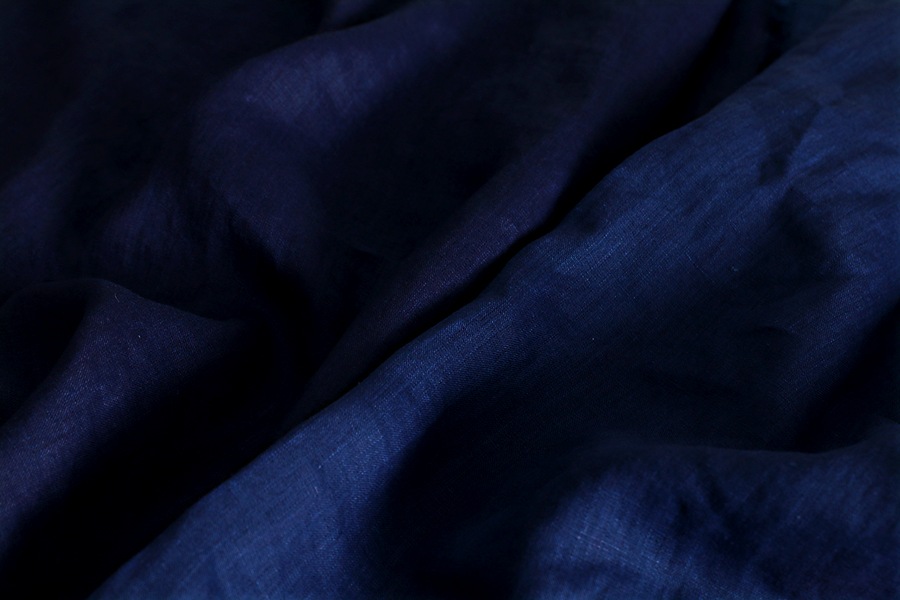 【反物販売】洗いをかけた ベルギーリネン インディゴダイド 60番手 児島染 【麻 生地 無地 藍染】